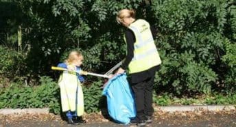 litter pick in Samlesbury