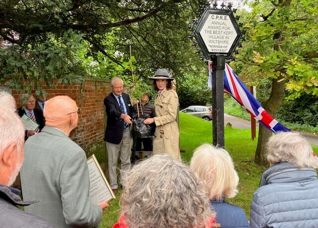 Carly Paoli presenting an oak tree to Rushall